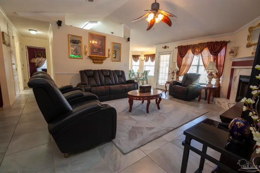 8213 Hartington Dr, Navarre, FL 32566 - #2
