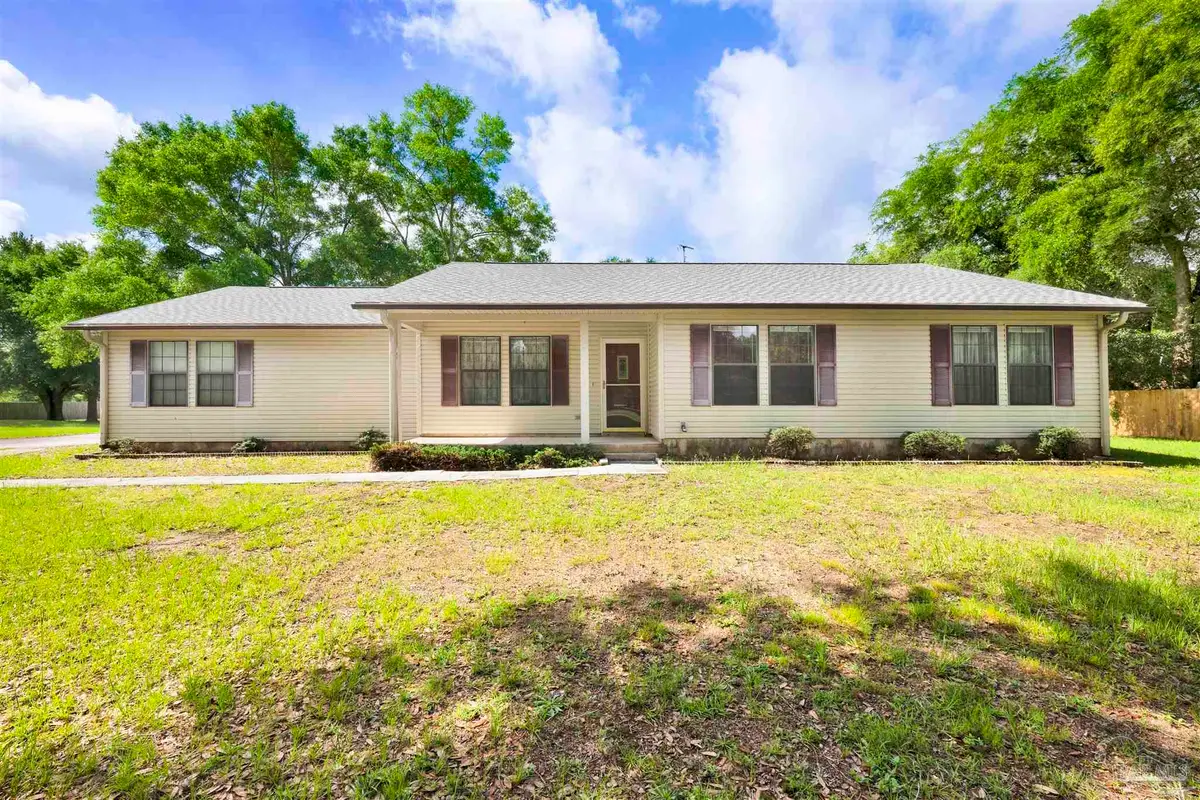 5735 Eagle Dr, Milton, FL 32570 - #1