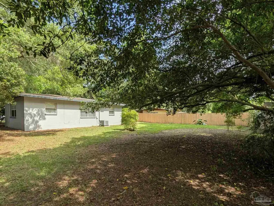 623 Edgecliff Dr, Pensacola, FL 32506 - #2