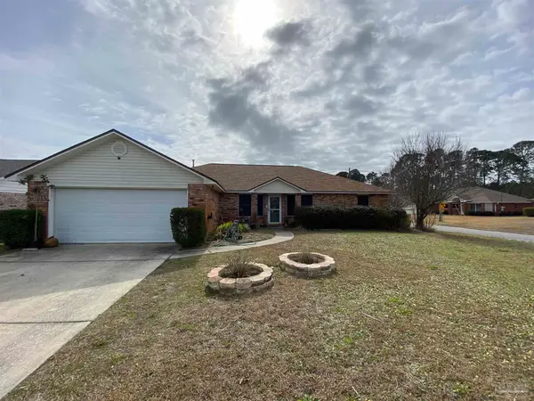 8029 Grand Bahama Dr, Pensacola, FL 32506