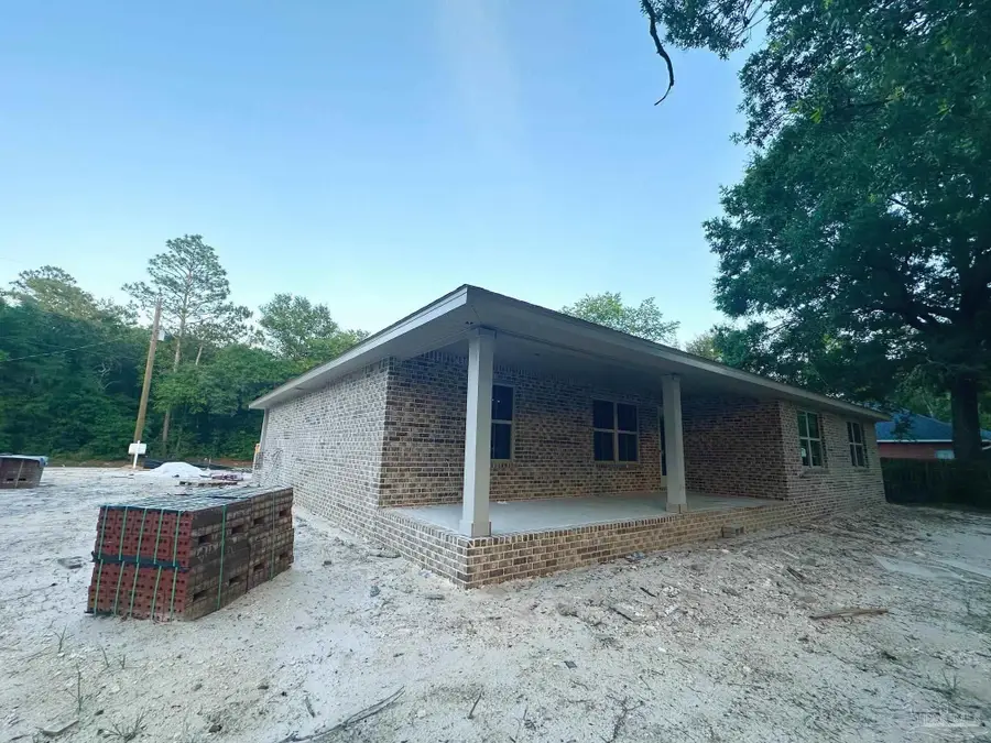 5721 Lofty Pines Dr, Milton, FL 32570 - #3
