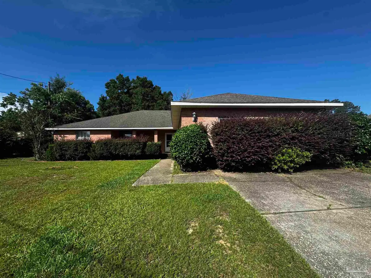 5277 Crystal Creek Dr, Pace, FL 32571 - #1