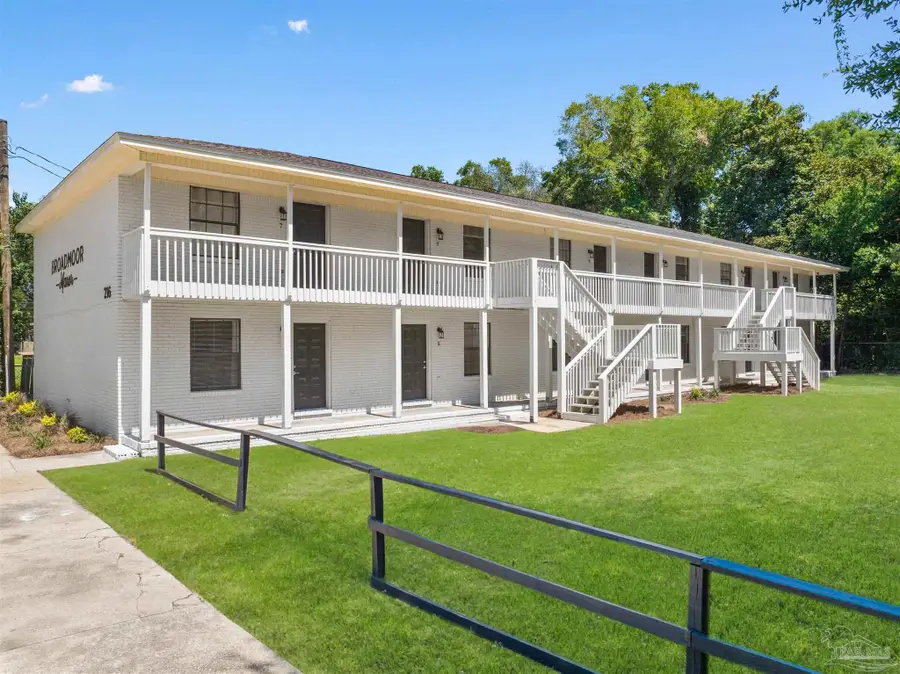 216 Broadmoor Ln, Pensacola, FL 32507 - #2