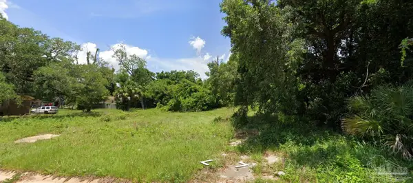 24 W Bobe St, Pensacola, FL 32501