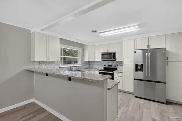 6425 Aspen Ave, Milton, FL 32570