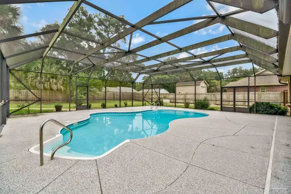 950 Paradise Beach Cir, Pensacola, FL 32506
