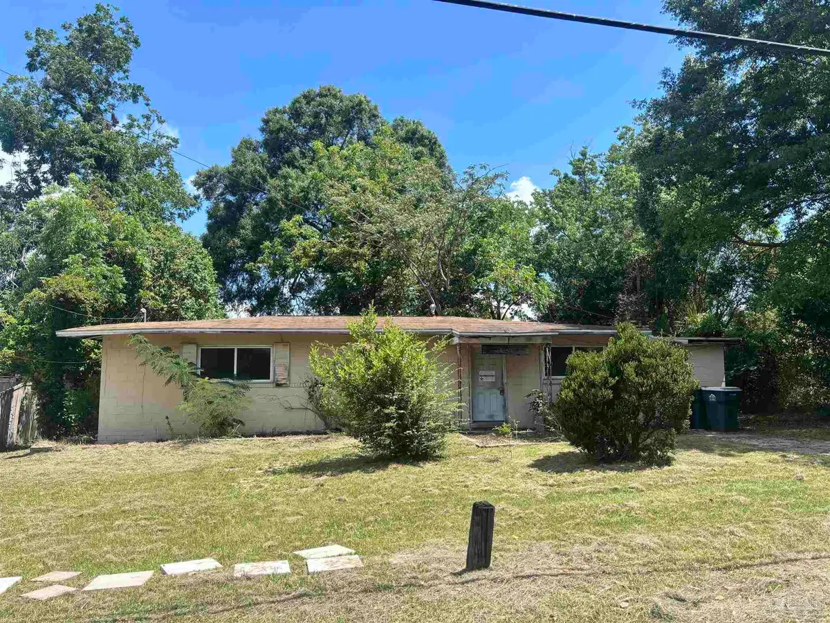 5040 Fairfield Dr, Pensacola, FL 32506 - #1