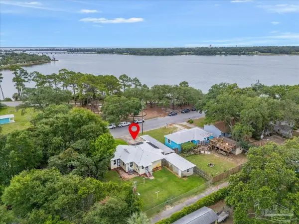 422 Gibbs Rd, Pensacola, FL 32507