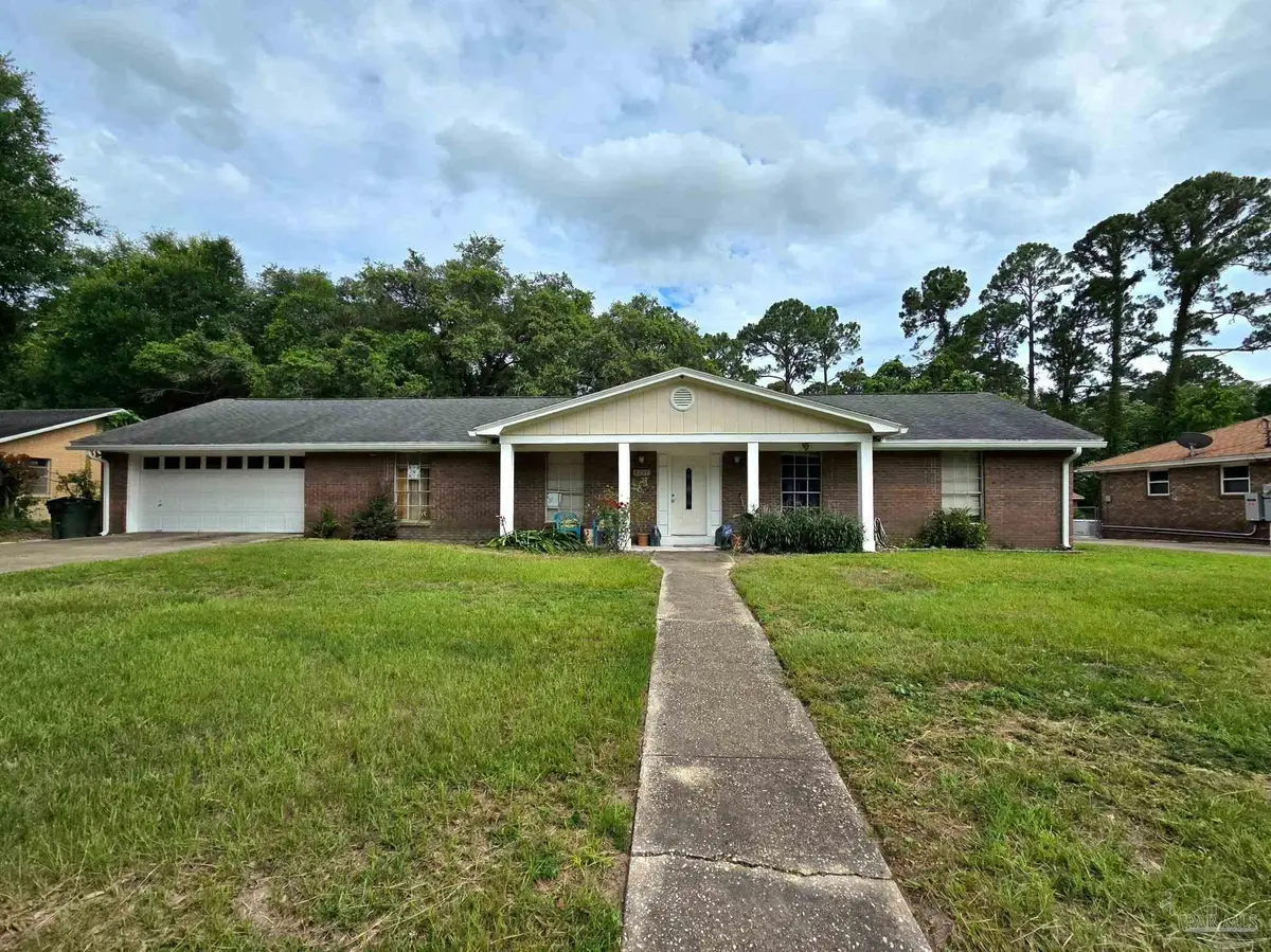 8235 Sedgefield Dr, Pensacola, FL 32507 - #1