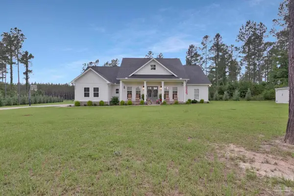 9051 Sage Forest Ln, Pace, FL 32571