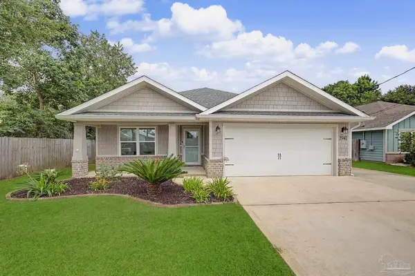 1941 Alhambra St, Navarre, FL 32566