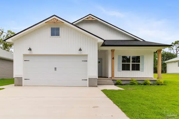 4 Coweta Rd, Cantonment, FL 32533