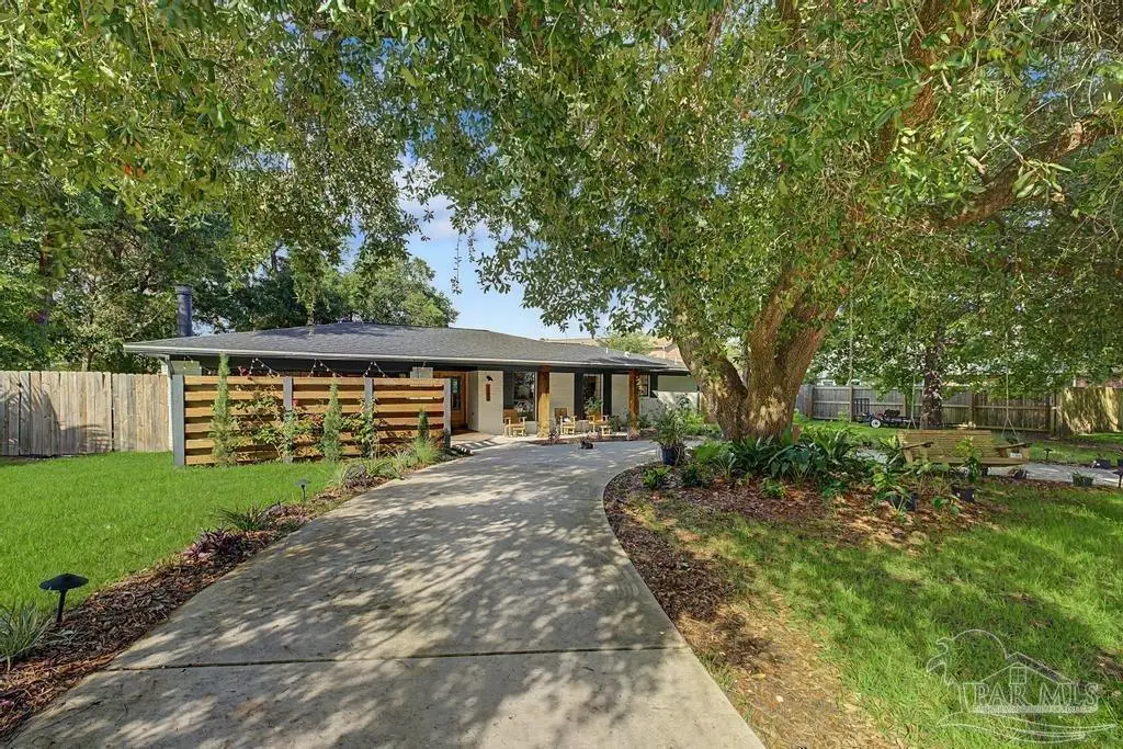 302 Bear Dr, Gulf Breeze, FL 32561 - #1