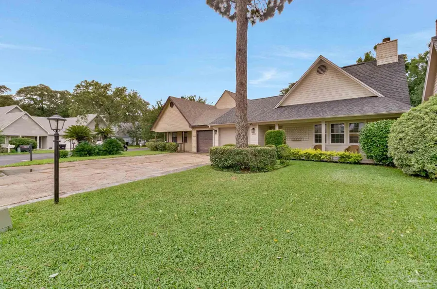 4233 Spanish Trail Pl, Pensacola, FL 32504 - #3