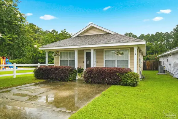 1237 Brownfield Rd, Pensacola, FL 32526