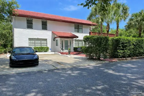 1834 W Smugglers Cove Dr, Gulf Breeze, FL 32563