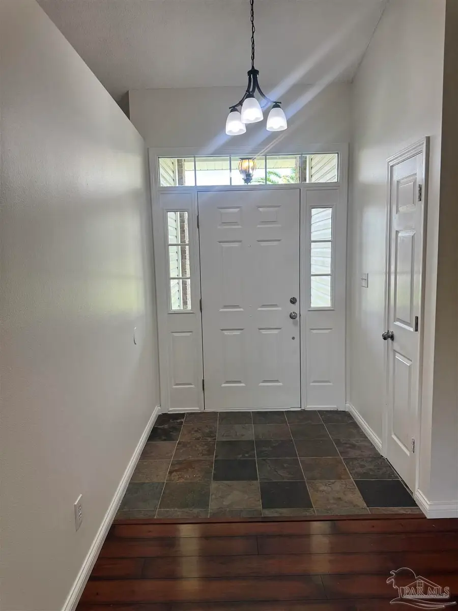 705 Ferdinand Dr, Pensacola, FL 32507 - #3