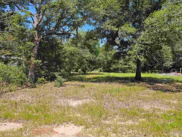 00 Bluebird St, Milton, FL 32583
