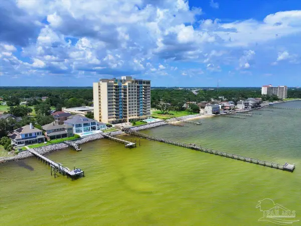 825 Bayshore Dr #803, Pensacola, FL 32507