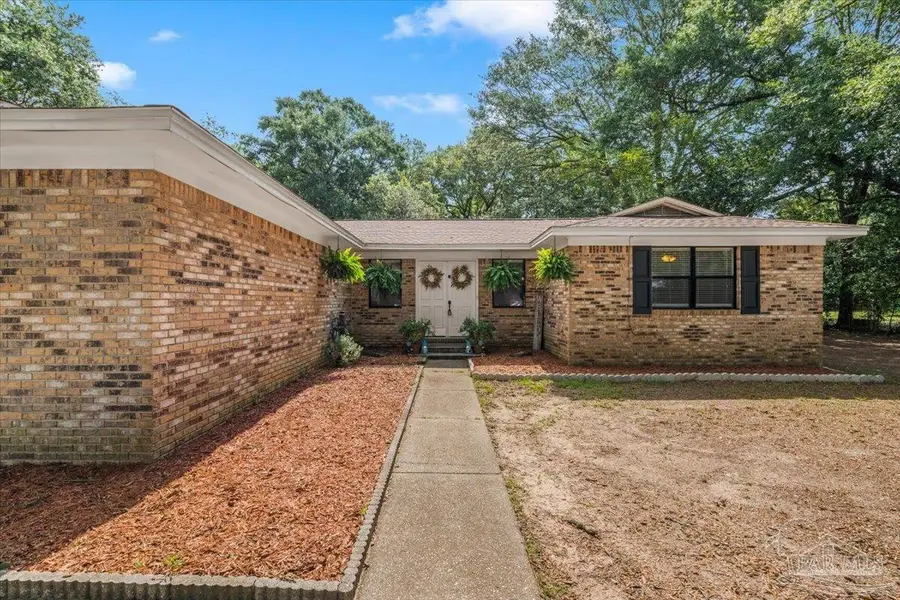 6020 Oakwood Dr, Milton, FL 32570 - #2
