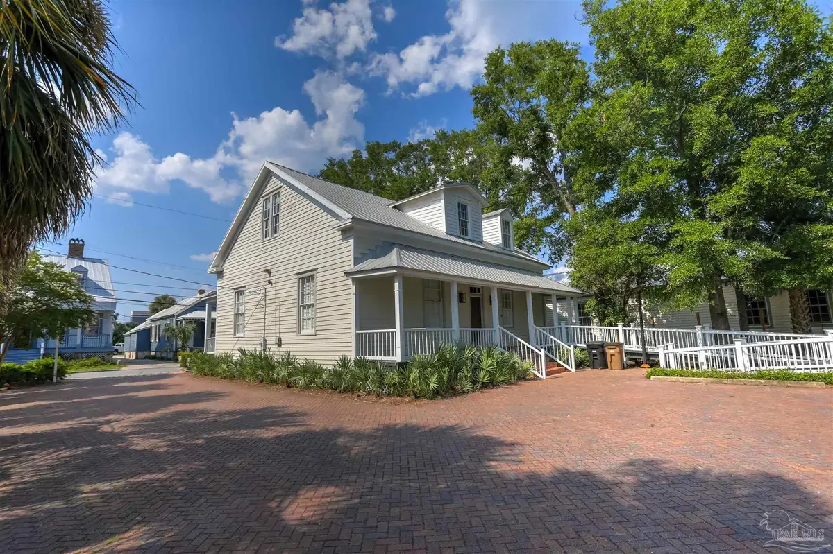 245 E Intendencia St, Pensacola, FL 32502 - #1