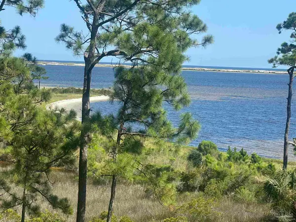 4060 Indigo Dr #311, Pensacola, FL 32507