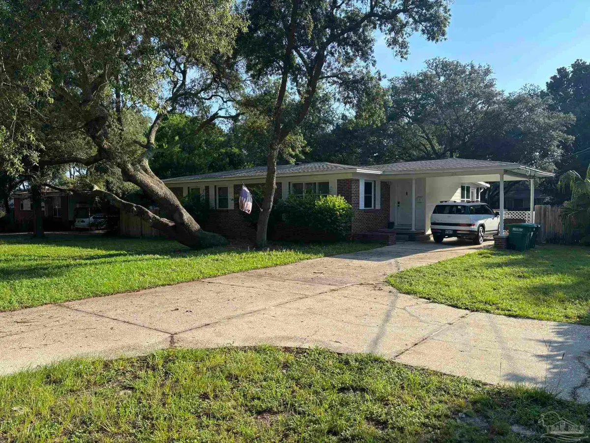 24 Gilmore Dr, Gulf Breeze, FL 32561 - #1