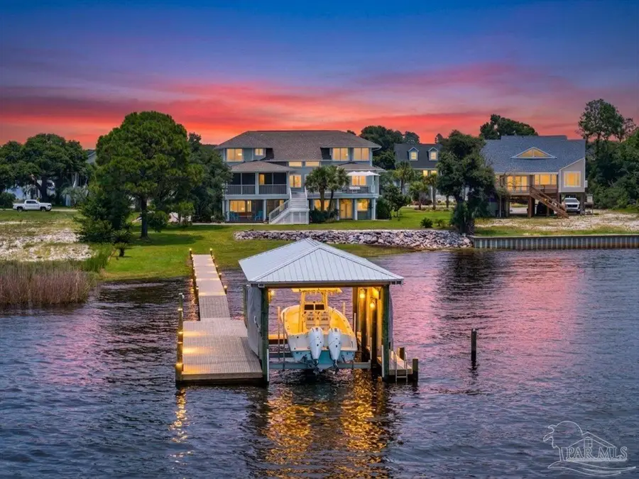 7813 Petersen Pt Rd, Milton, FL 32583 - #2