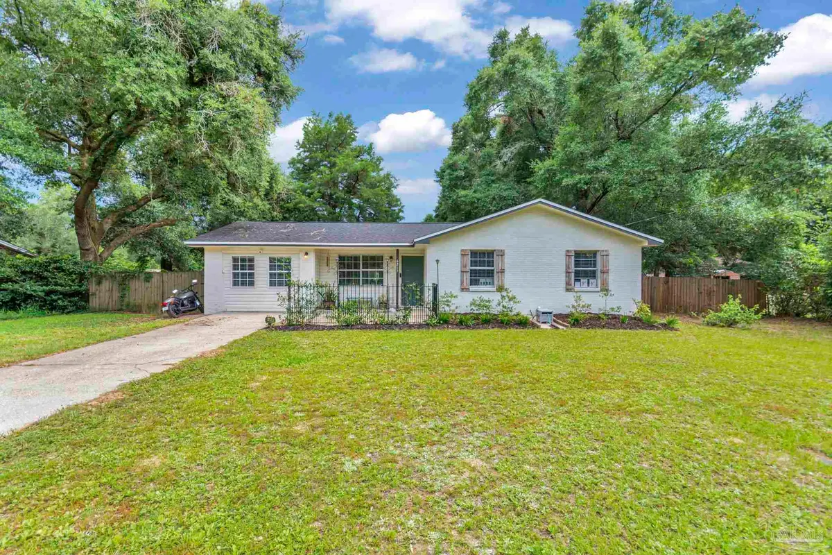 6215 Glenwood Dr, Milton, FL 32583 - #1