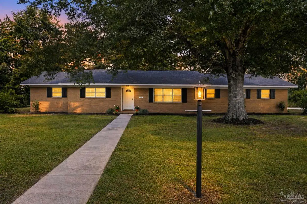 207 14th Ave, Atmore, AL 36502 - #1