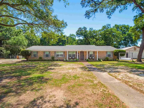 5692 Pine Ridge Dr, Milton, FL 32570