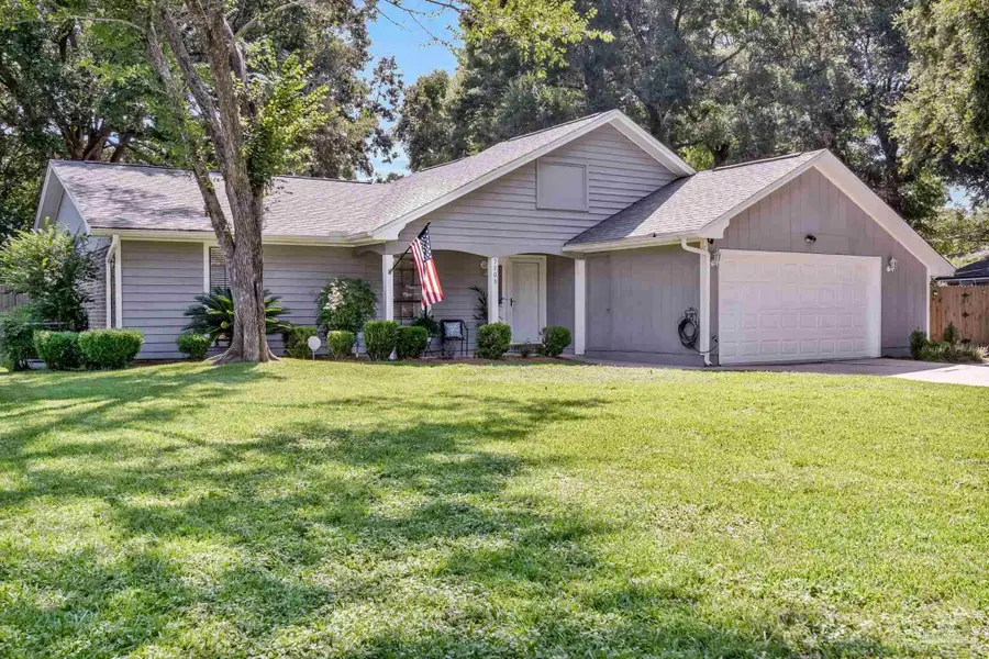 7706 Beechwood Dr, Pensacola, FL 32514 - #2