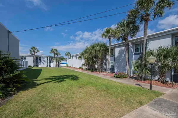 201 Pensacola Beach Rd #B18, Gulf Breeze, FL 32561