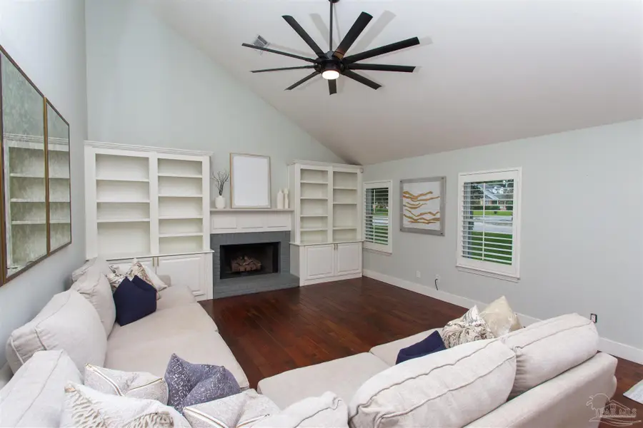 2490 Hallmark Dr, Pensacola, FL 32503 - #3