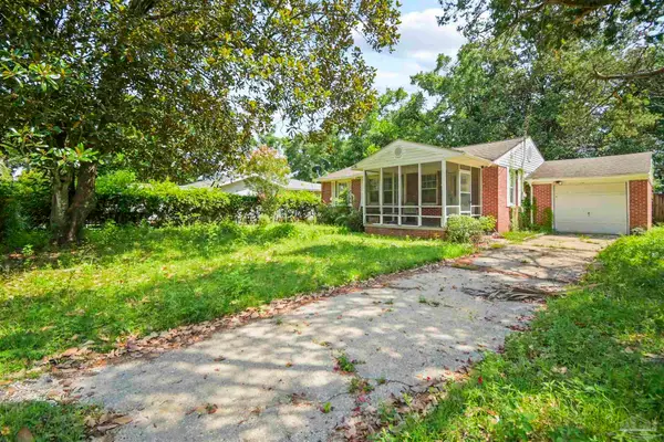 9 Rue Max, Pensacola, FL 32507