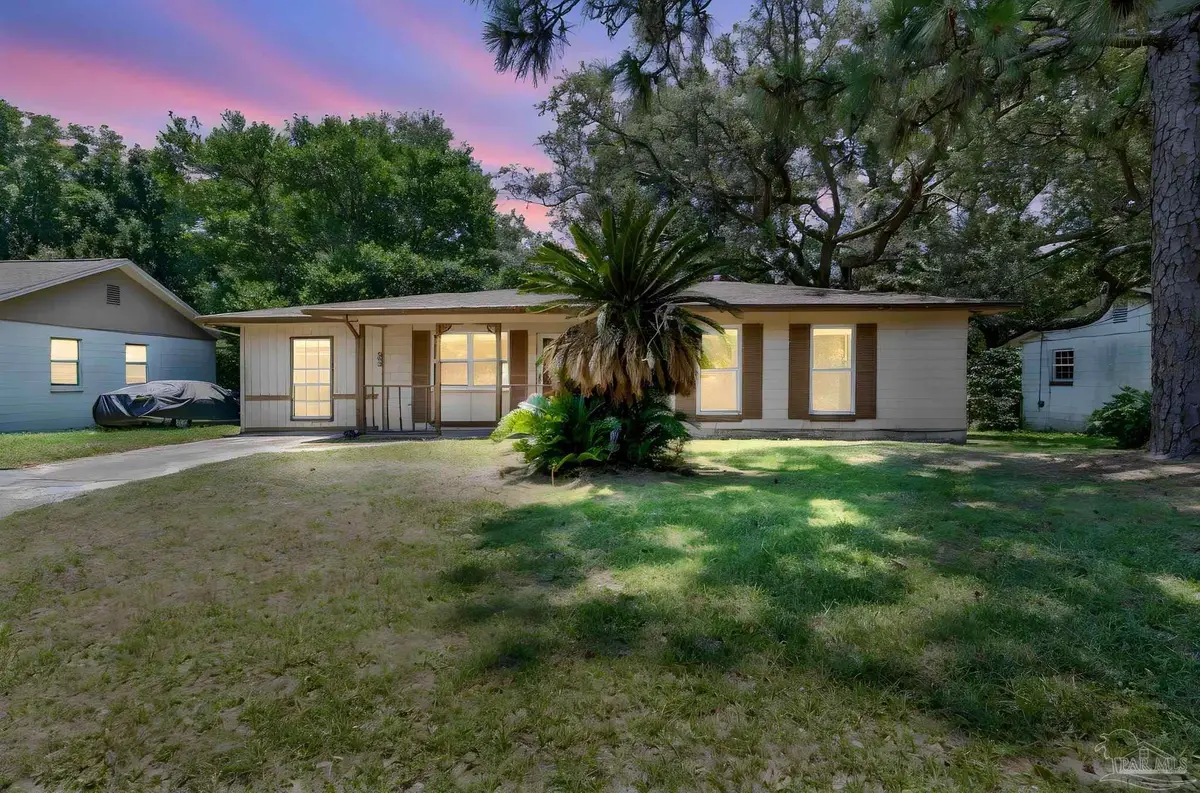 905 Lagoon Dr, Pensacola, FL 32505 - #1