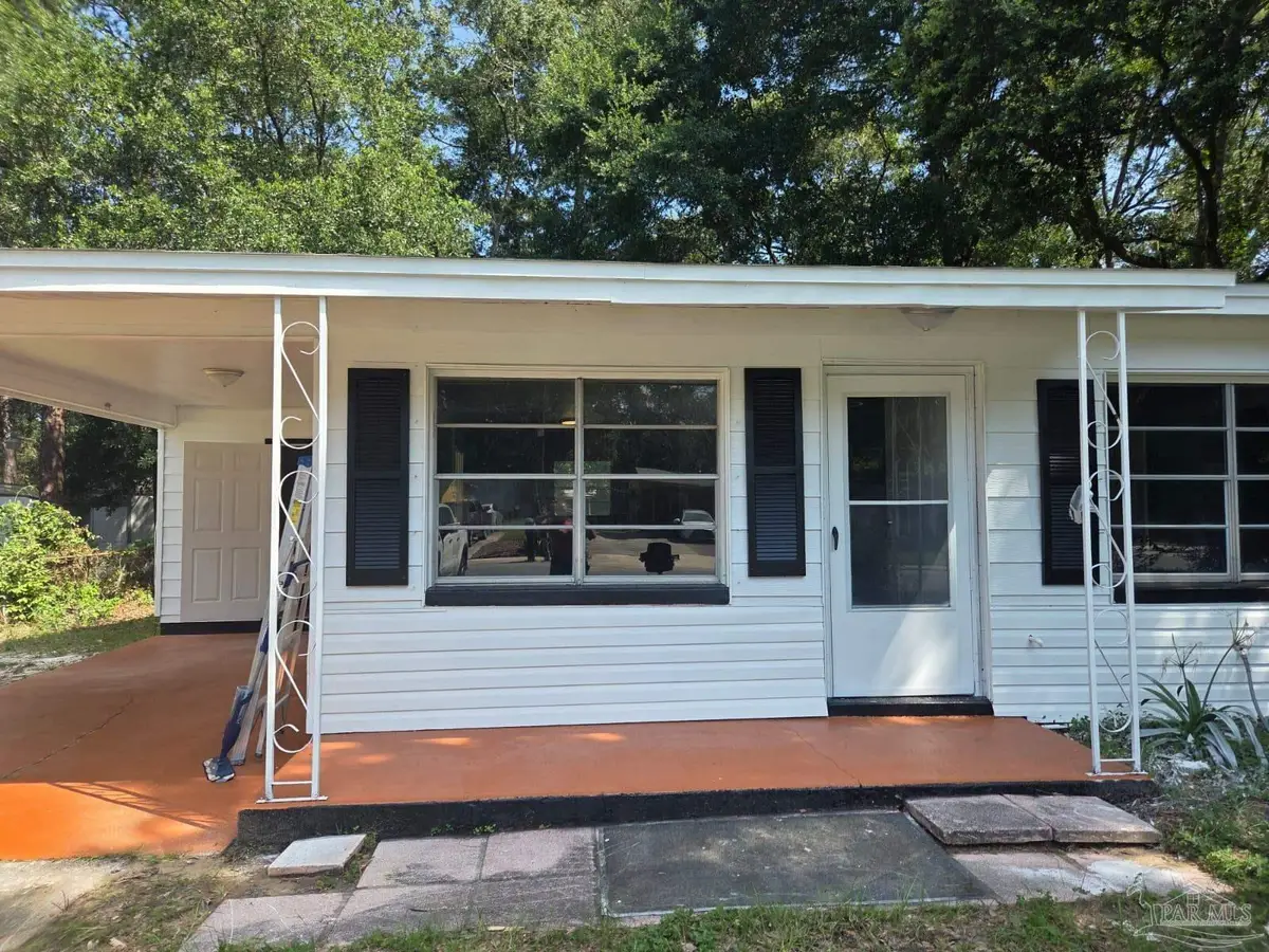 706 Baker St, Pensacola, FL 32505 - #1