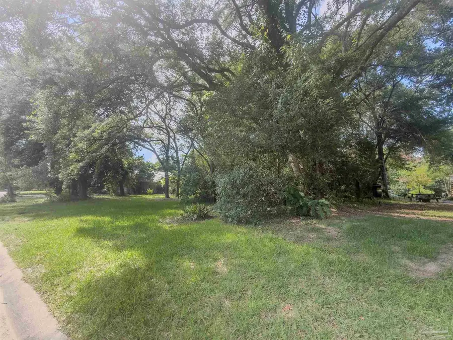 410 Twin Lakes Dr, Pensacola, FL 32504 - #2