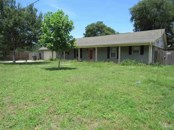 8364 Stanton Pl, Pensacola, FL 32526