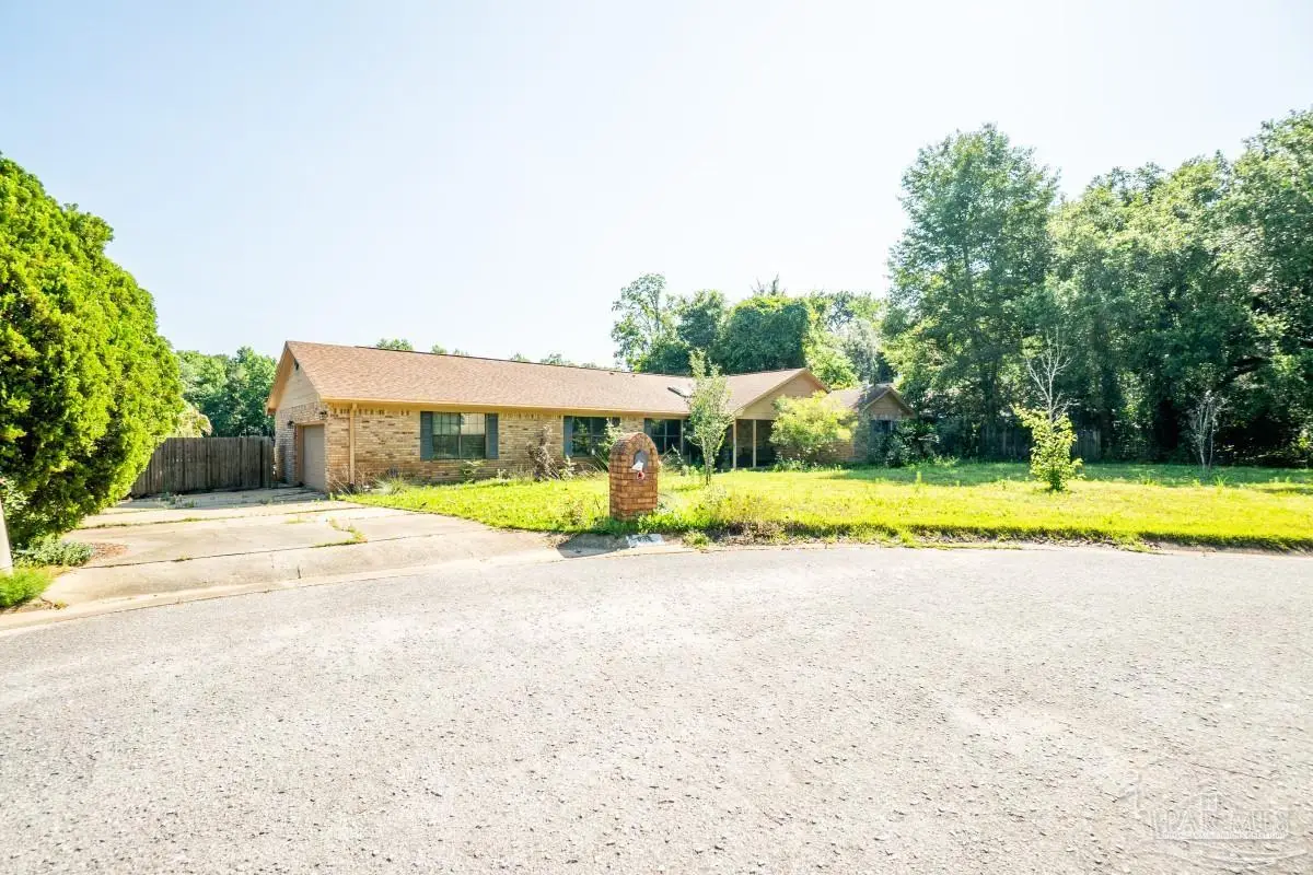 406 Twin Lakes Dr, Pensacola, FL 32504 - #1