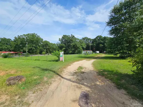 7842 Whiting Field Cir, Milton, FL 32570