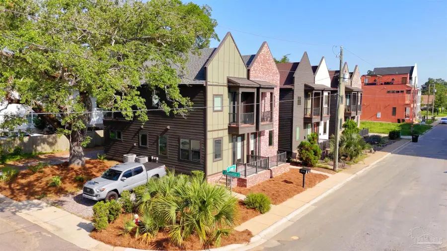 379 S Clubbs St, Pensacola, FL 32502 - #3