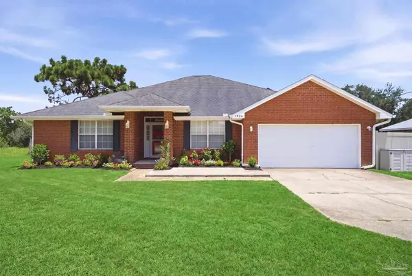 1936 Candlewood Dr, Navarre, FL 32566
