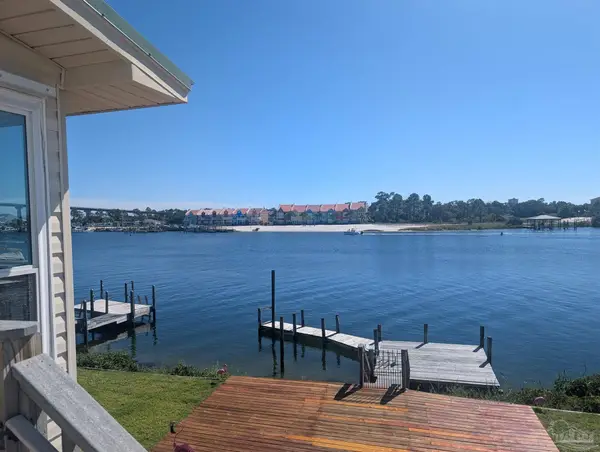 13711 Canal Dr, Pensacola, FL 32507
