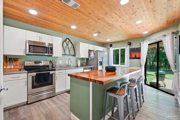 4085 Powrie Dr, Pensacola, FL 32504