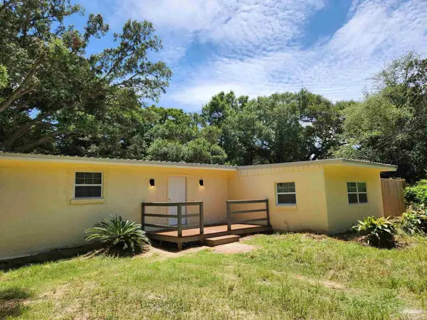 300 Louisiana Dr, Pensacola, FL 32505