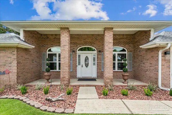 2074 Claudine St, Cantonment, FL 32533