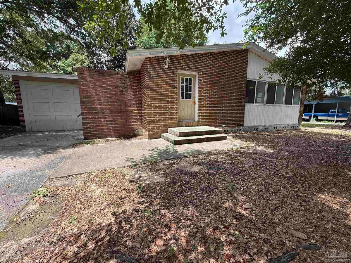 732 Woodmere Dr, Pensacola, FL 32503 - #1