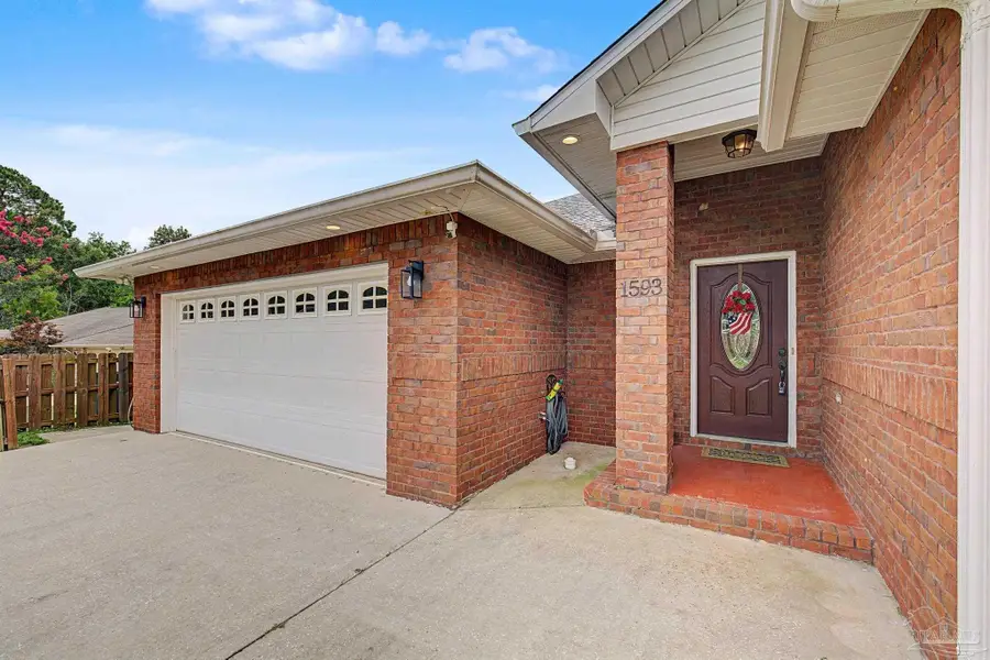 1593 Hunters Creek Cir, Cantonment, FL 32533 - #2
