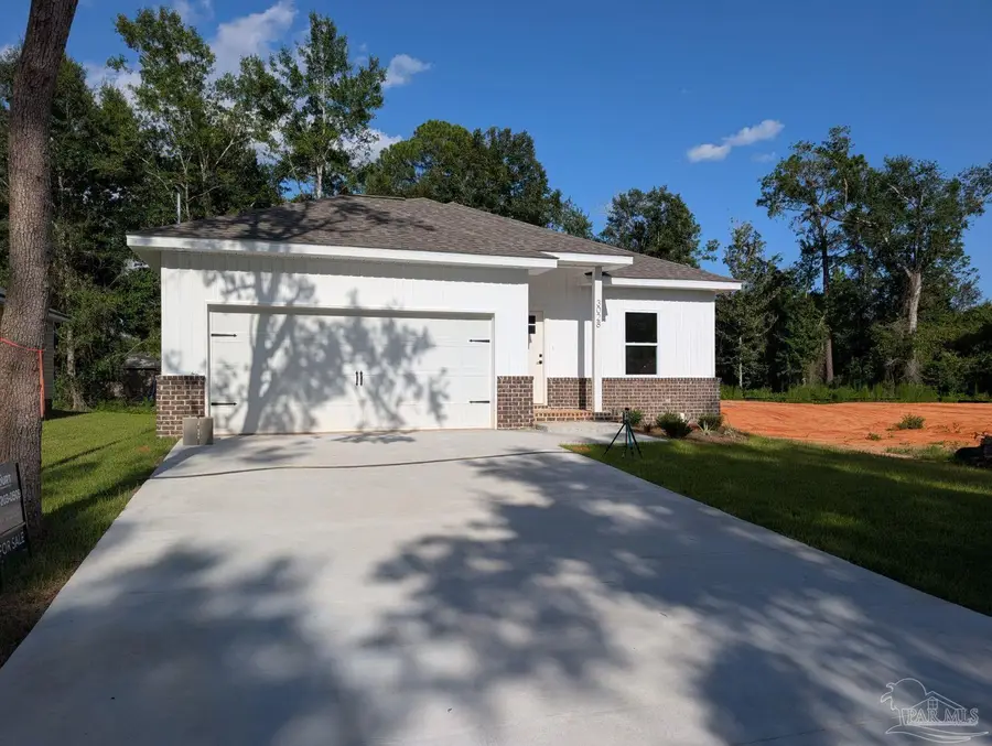 3028 N 11th Ave, Milton, FL 32583 - #3